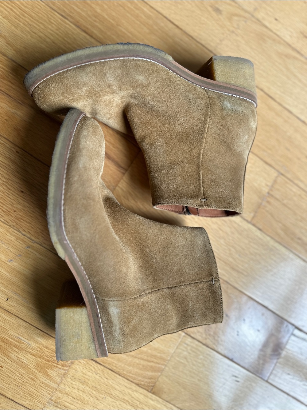 Clarks Gum-sole Suede Ankle Boots in Camel Brown Size 8